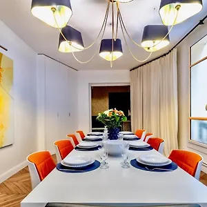 https://apt-8-opera-rue-constantinople-duplex-8-pieces.fr-paris.fr